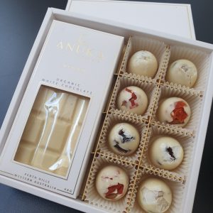 Anuka Artisan Chocolate - Gift Box and Bar