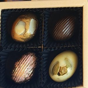 Anuka Artisan Chocolate - Small Gift Box (4)